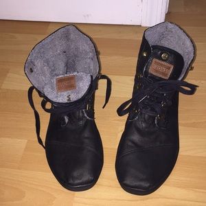 TOMS Boots